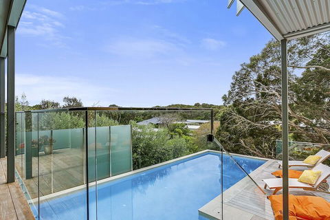 Lansdowne Villa - Schoolies Week Accommodation 1