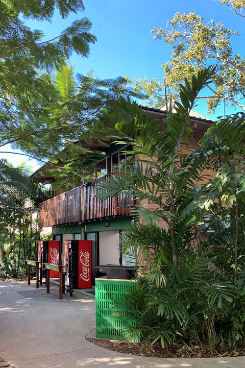 Magnums Airlie Beach - Schoolies Week Accommodation 3