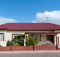 Playford Lodge - Schoolies Week Accommodation