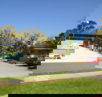 Kickback Cottages - Schoolies Week Accommodation