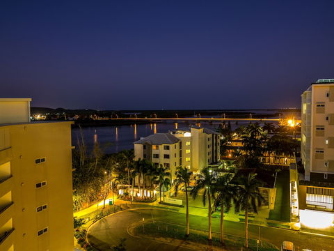 Lanai Riverside Apartments - Schoolies Week Accommodation 3
