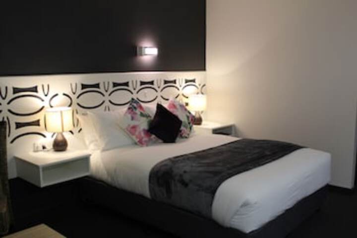  Schoolies Week Accommodation