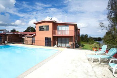 Riverview Motor Inn - Schoolies Week Accommodation 5
