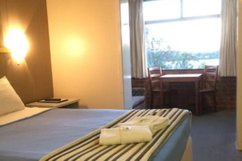 Riverview Motor Inn - Schoolies Week Accommodation 0