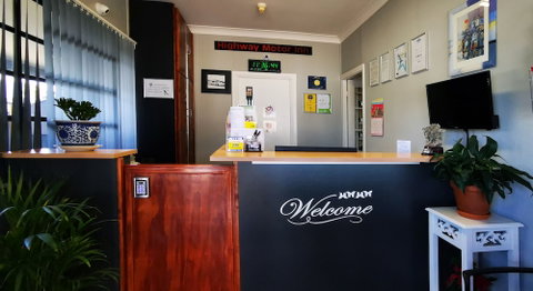 Highway Motor Inn - Schoolies Week Accommodation 2