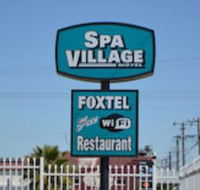Spa Village Travel Inn - Schoolies Week Accommodation