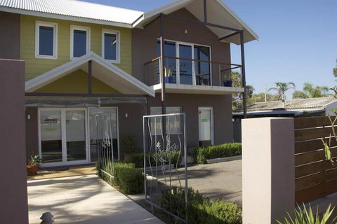 Gecko Lodge - Schoolies Week Accommodation 3