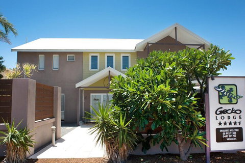 Gecko Lodge - Schoolies Week Accommodation 2