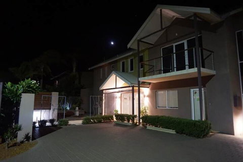 Gecko Lodge - Schoolies Week Accommodation 1