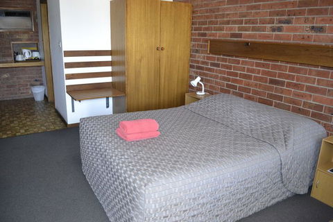 Kardinia Park Motel - Schoolies Week Accommodation 7