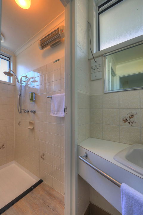 Dannebrog Lodge - Schoolies Week Accommodation 1