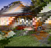Rosanna Mansion - Schoolies Week Accommodation