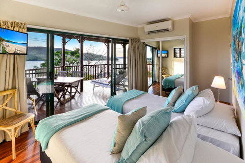 NEWLY BEAUTFULLY RENOVATED 16 The Casuarina 3 Bedroom House With 180 Degree Ocean Views - Schoolies Week Accommodation 3