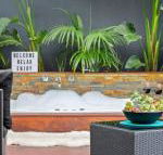 AMORE a Tranquil Retreat with Couples Spa - Schoolies Week Accommodation