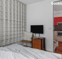 Heart of Sandringham Apartment by Ready Set Host - Schoolies Week Accommodation