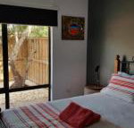 Red Ochre  Large 1BR with Private Courtyard - Schoolies Week Accommodation