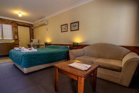 Nundle Accommodation - Schoolies Week Accommodation 5