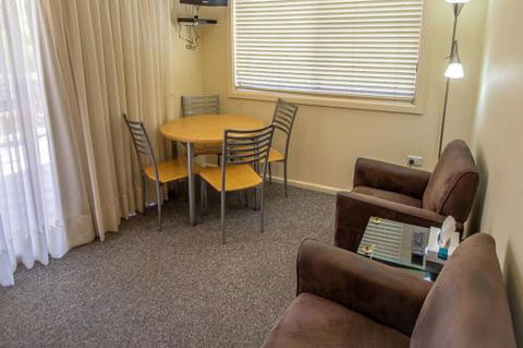 Nundle Accommodation - Schoolies Week Accommodation 2