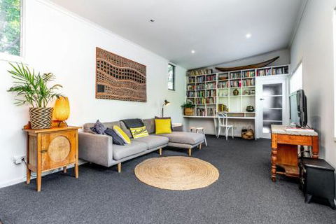 SUNSET BEACH SHACK On SURF - Schoolies Week Accommodation 0