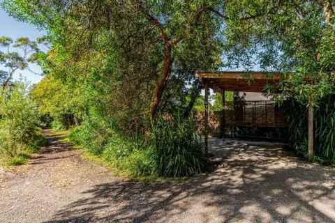 SUNSET BEACH SHACK On SURF - Schoolies Week Accommodation 3