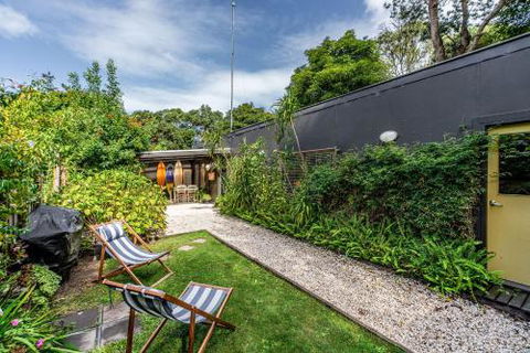 SUNSET BEACH SHACK On SURF - Schoolies Week Accommodation 4