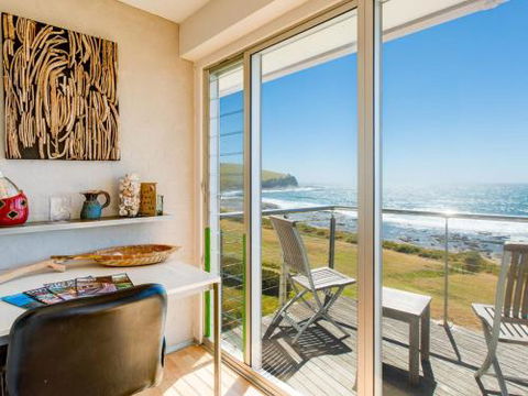 PENZANCE Gerroa Beachfront To Shelley Beach & 4pm Check Out Sundays - Schoolies Week Accommodation 0
