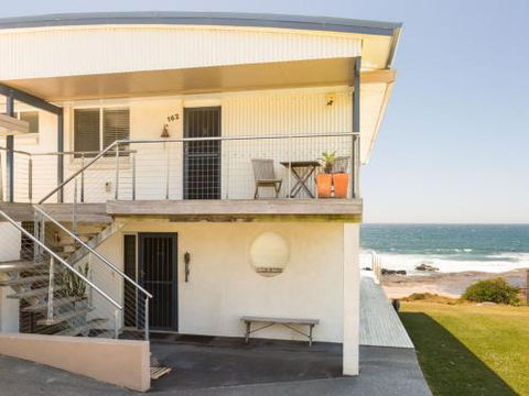 PENZANCE Gerroa Beachfront To Shelley Beach & 4pm Check Out Sundays - Schoolies Week Accommodation 5