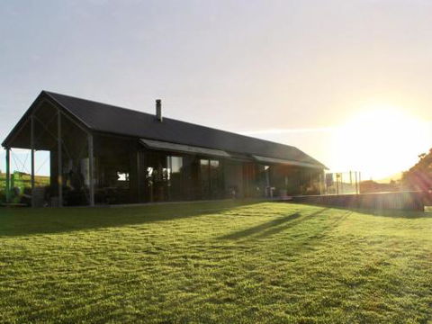 THE SHED Gerroa 4pm Checkout On Sundays & Public Holidays - Schoolies Week Accommodation 3