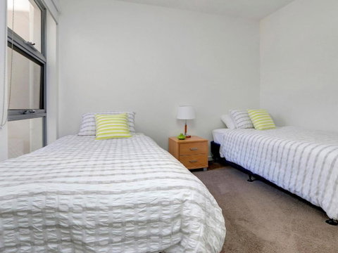 Rosalea By The Bay - Schoolies Week Accommodation 1