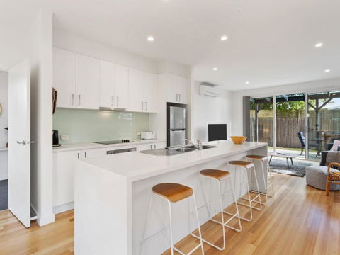 NORMANBY Coastal FREE WIFI & NETFLIX - Schoolies Week Accommodation 2