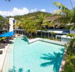 BY THE SEA SHORE STUNNING UNIT POOL SPA WIFI. - Schoolies Week Accommodation