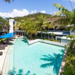 BY THE SEA SHORE STUNNING UNIT POOL SPA WIFI. - Schoolies Week Accommodation 0