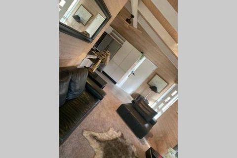Mt Martha Couples Retreat - Schoolies Week Accommodation 5