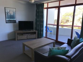 FATHOMS 19 - Schoolies Week Accommodation 0