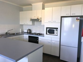 FATHOMS 19 - Schoolies Week Accommodation 3