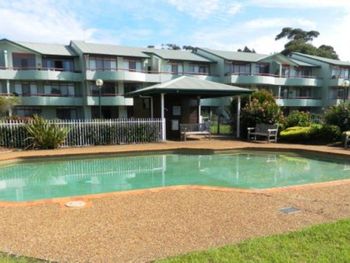 FATHOMS 19 - Schoolies Week Accommodation 4