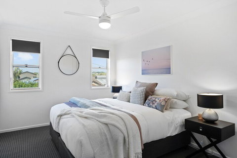Lennox Belle - Schoolies Week Accommodation 0