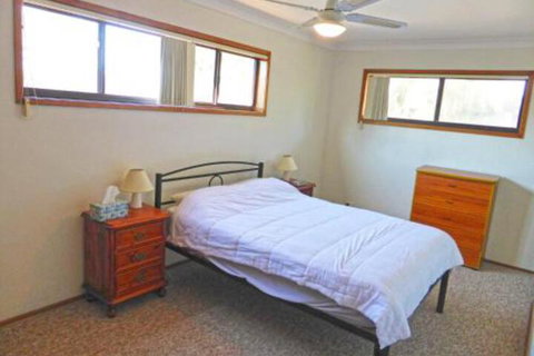 Dolphins Delight At Culburra Beach - Schoolies Week Accommodation 7