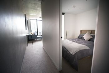 Spacious Apartment Close To Melbourne CBD - Schoolies Week Accommodation 2