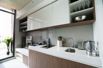 Spacious Apartment Close To Melbourne CBD - Schoolies Week Accommodation 1