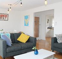 Newly Renovated Unit Waters Edge - Schoolies Week Accommodation