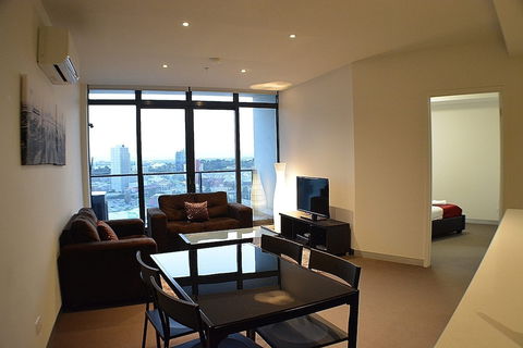Royal Stays Apartments Southbank - Schoolies Week Accommodation 3