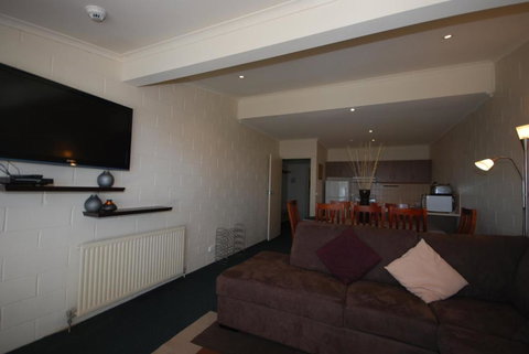 Alpine Heights 08 - Schoolies Week Accommodation 3