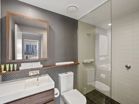 Lucid Living Brisbane - Schoolies Week Accommodation 5