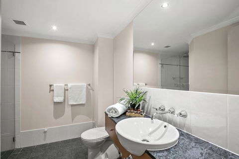 Poolside Alamanda Beachfront Resort 88 - Schoolies Week Accommodation 3