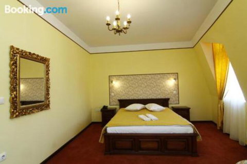 Mole Creek Lodge - Schoolies Week Accommodation 1