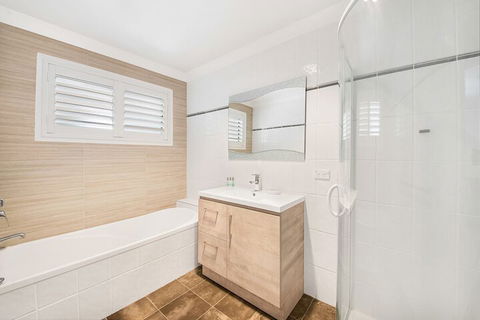 Forresters Beach Bed & Breakfast - Schoolies Week Accommodation 7