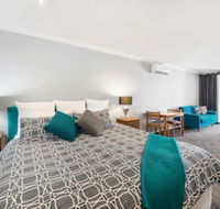 Forresters Beach Bed  Breakfast - Schoolies Week Accommodation