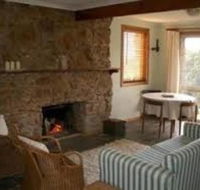 Mistover Cottage - Schoolies Week Accommodation