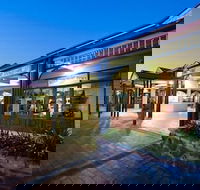 Treetops Seaview Montville - Schoolies Week Accommodation